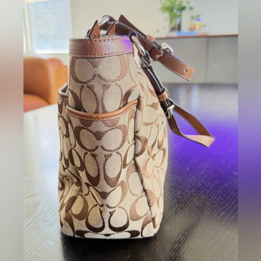 Coach Tan and Brown Signature Shoulder Bag - Picture 5 of 10